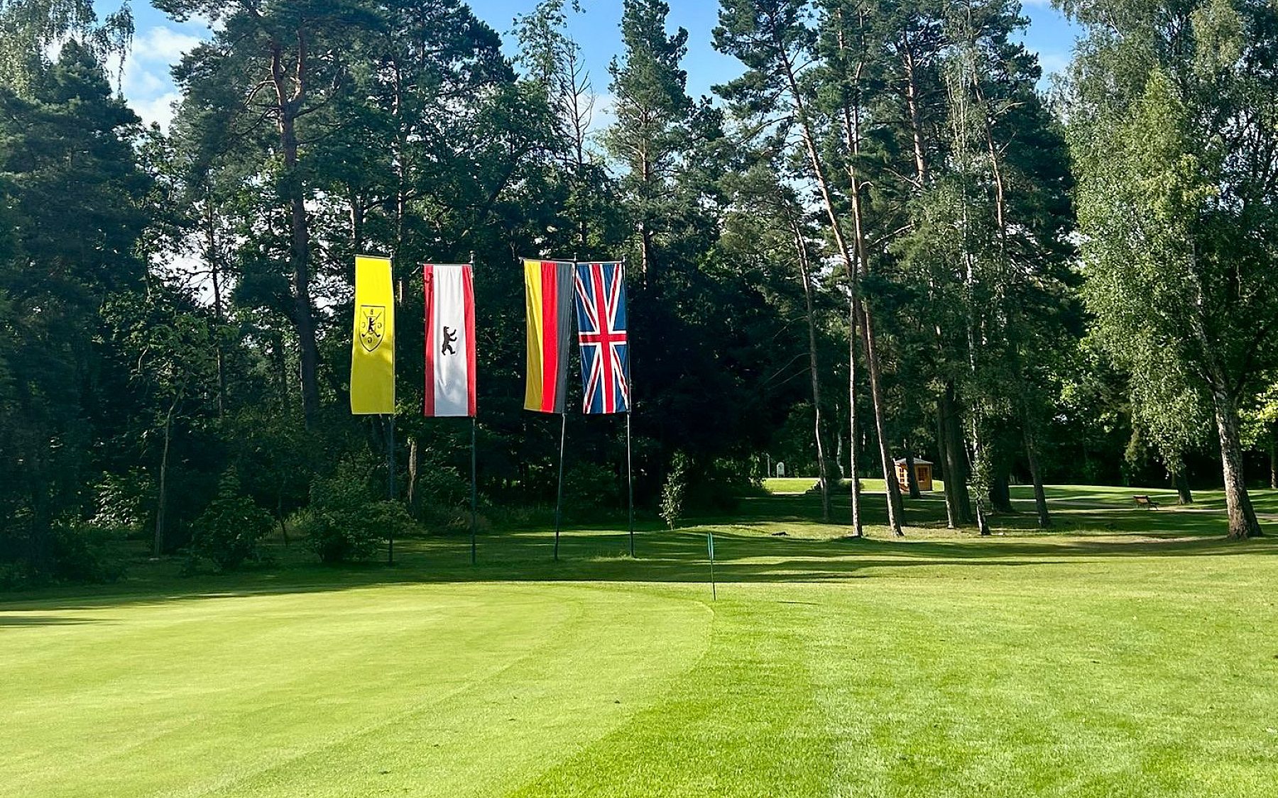 Unigolftour Berlin Scramble 2024: Berliner GC Gatow, Fahnen